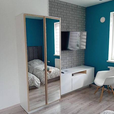 Apartament Z Lozem Malzenskim - Bezplatny Parking 波兹南 外观 照片