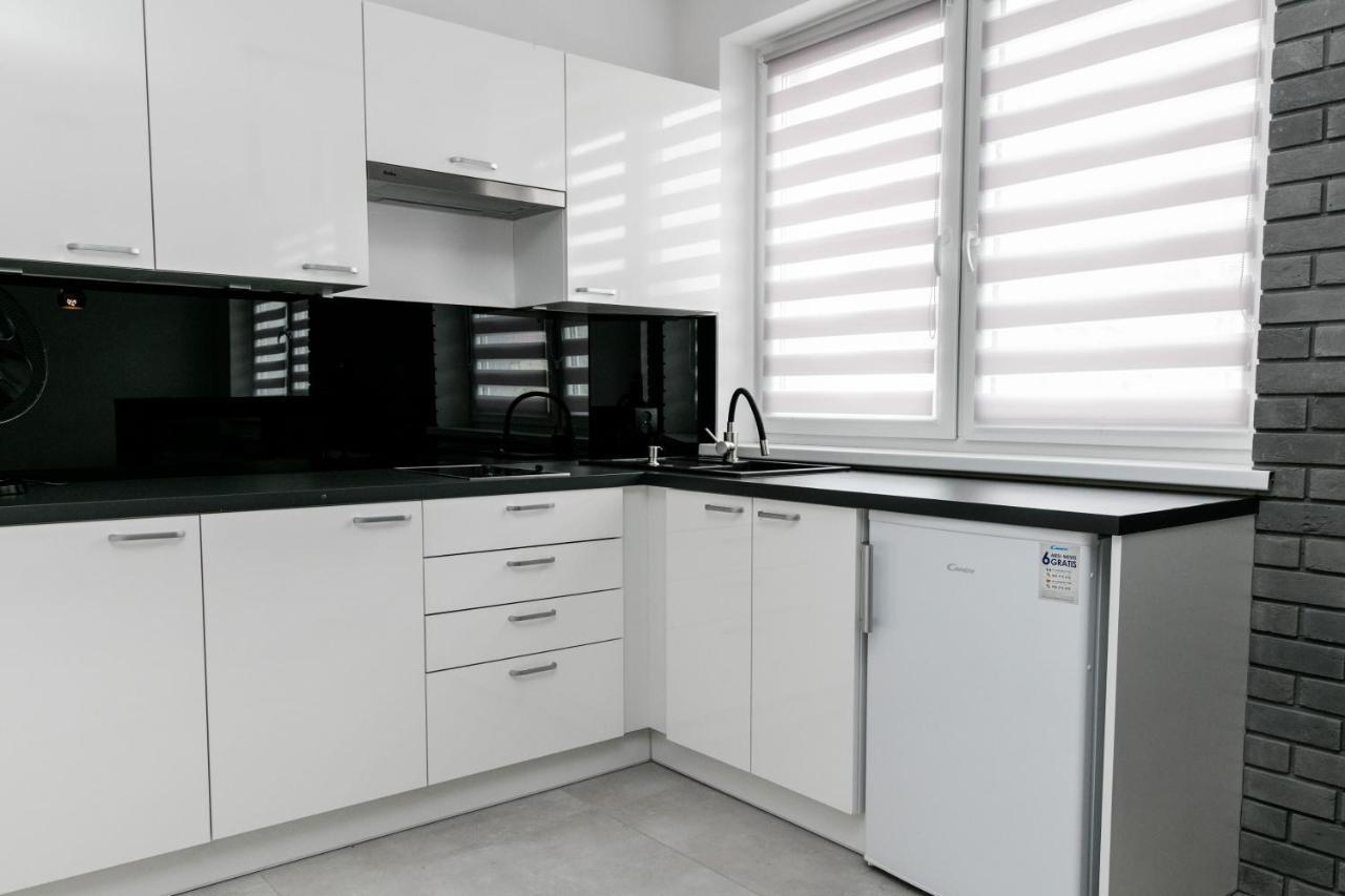Apartament Z Lozem Malzenskim - Bezplatny Parking 波兹南 外观 照片