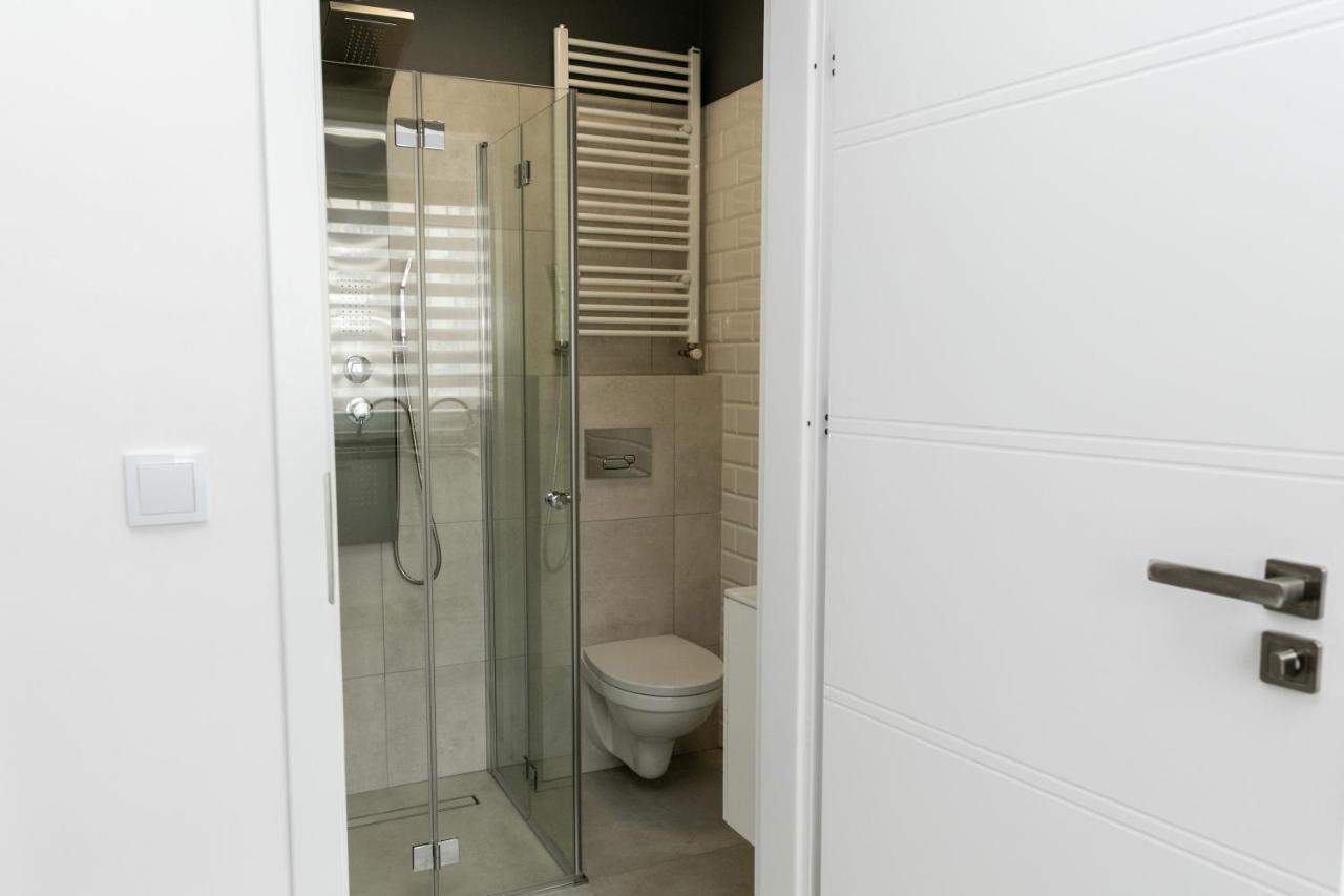 Apartament Z Lozem Malzenskim - Bezplatny Parking 波兹南 外观 照片